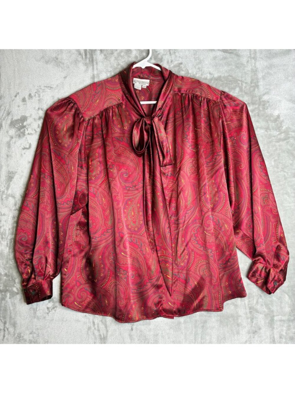 Evan Picone Womens 22W Red Paisley Blouse Tie Neck Long Sleeve Vintage Polyester - Picture 2 of 9